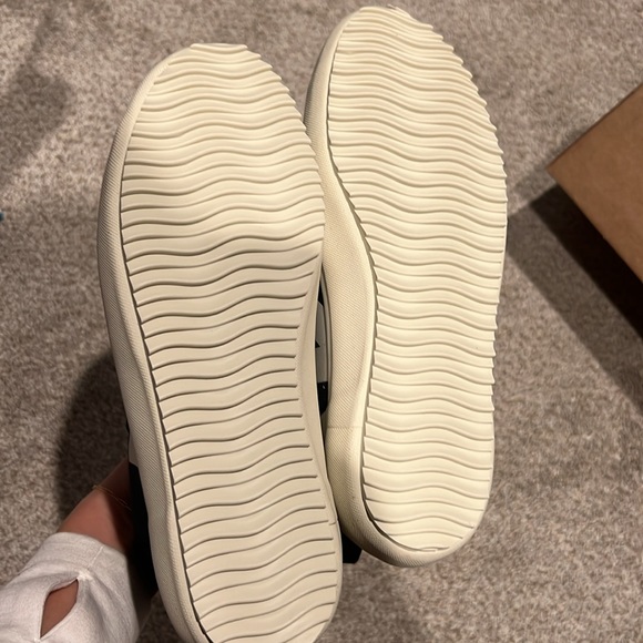 Veja black high top sneakers - Picture 4 of 4